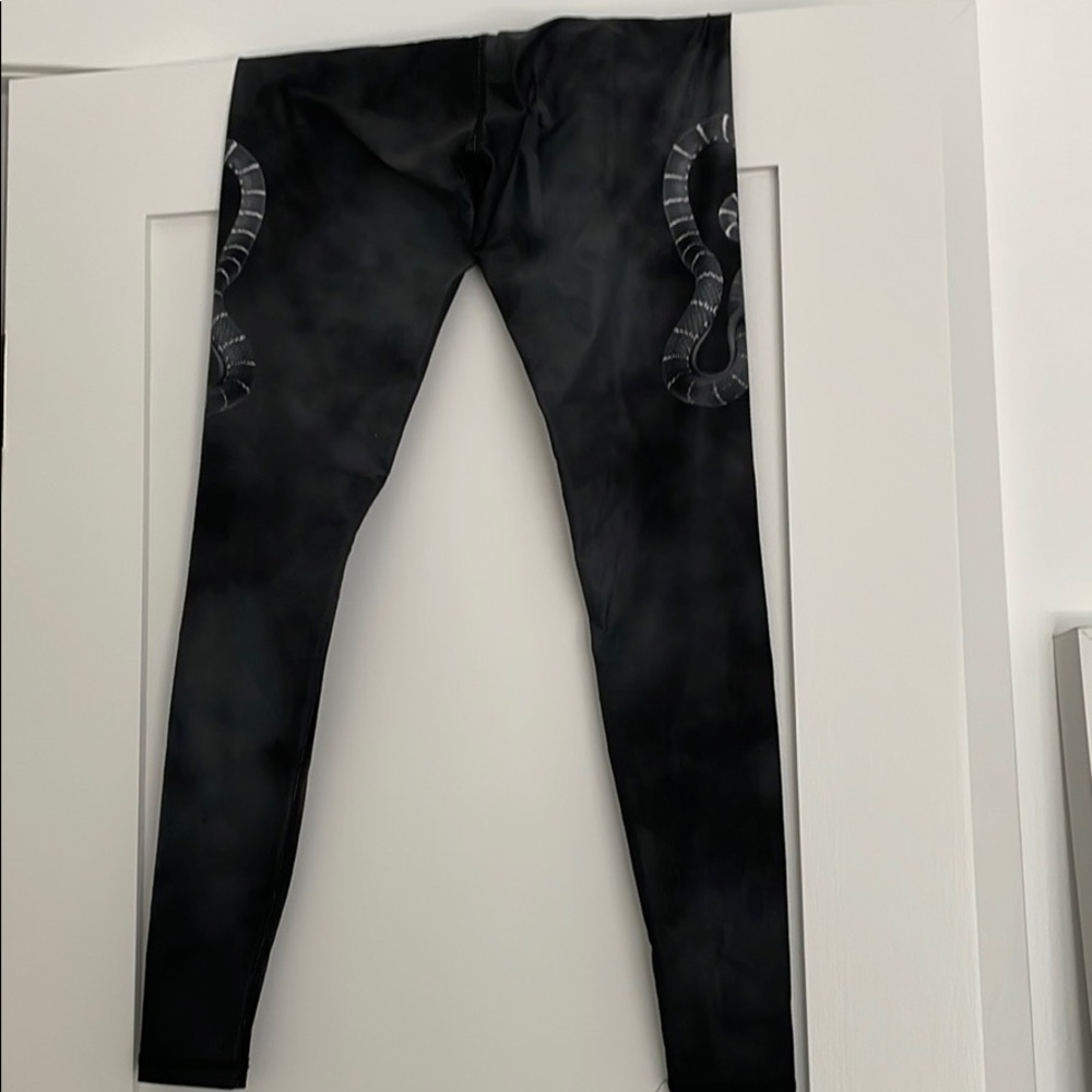 Yoga for Air Leggings. Similar fit and style as Teeki.